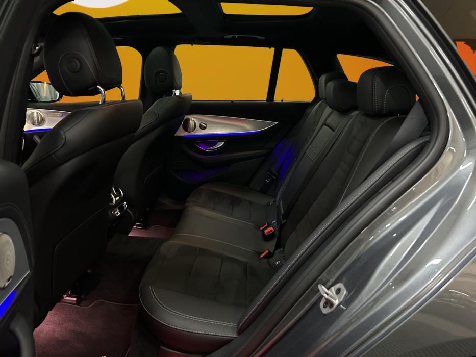 MERCEDES-BENZ E 2022