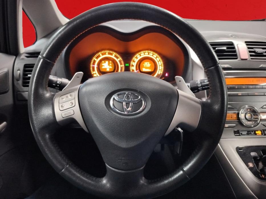 TOYOTA Auris 2008