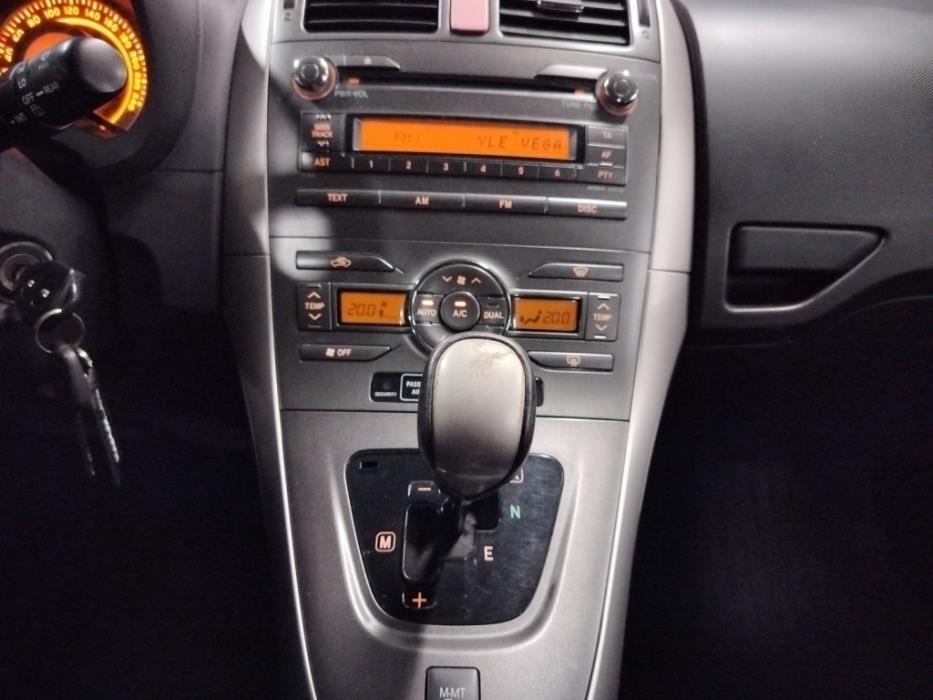 TOYOTA Auris 2008