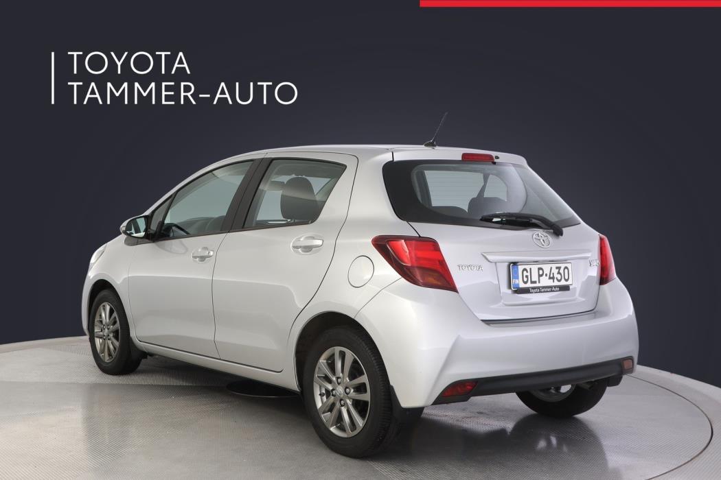TOYOTA Yaris 2015