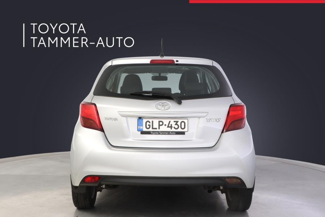 TOYOTA Yaris 2015