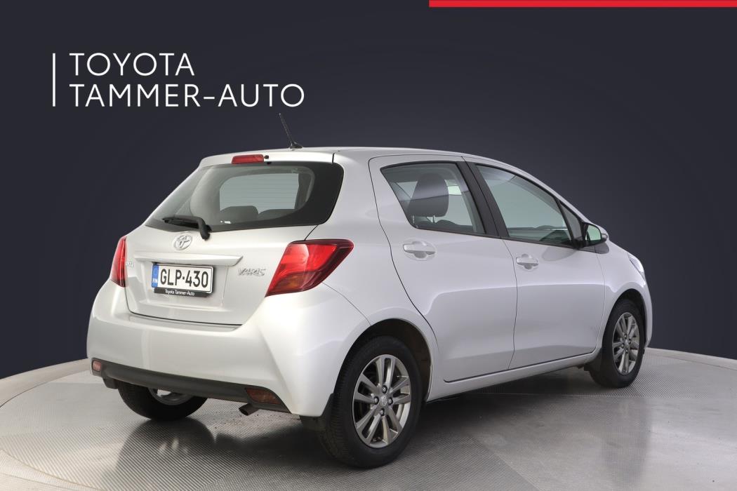 TOYOTA Yaris 2015