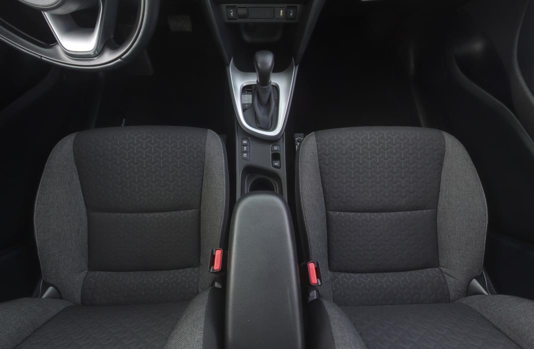 TOYOTA Yaris Cross 2024