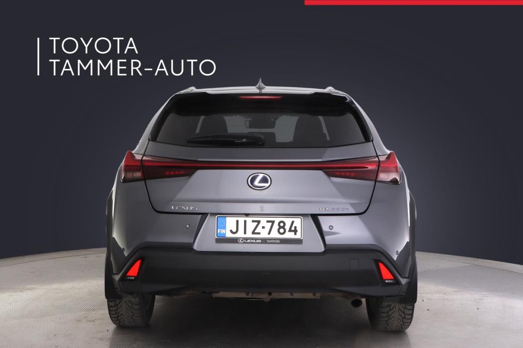 LEXUS UX 2022
