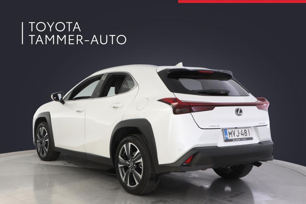 LEXUS UX 2024