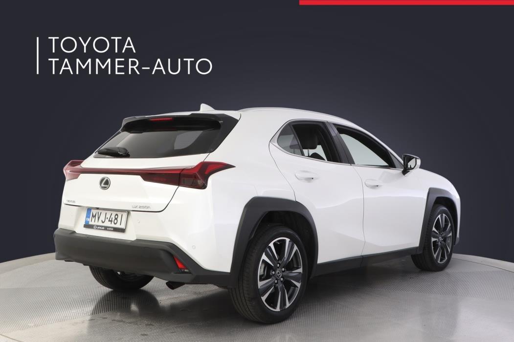 LEXUS UX 2024