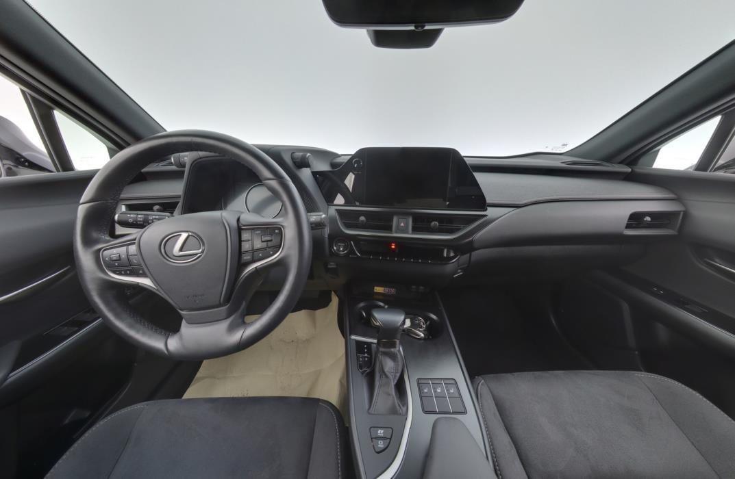 LEXUS UX 2024