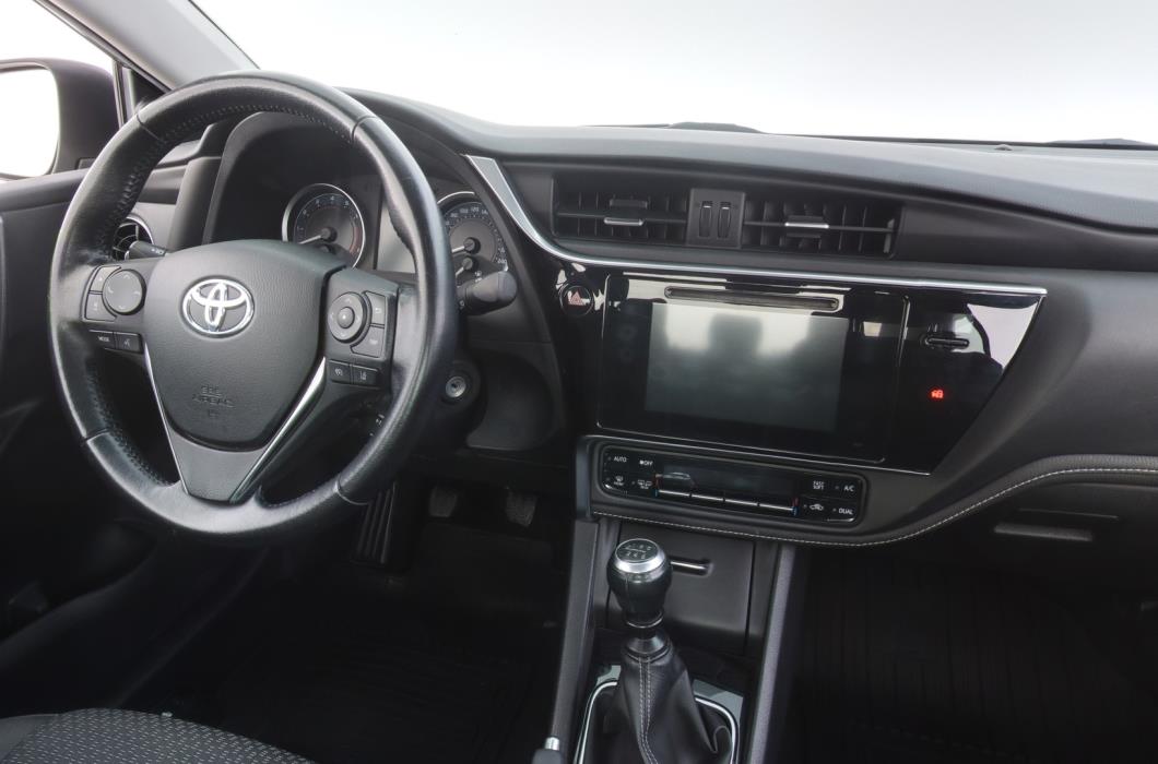 TOYOTA Corolla 2017