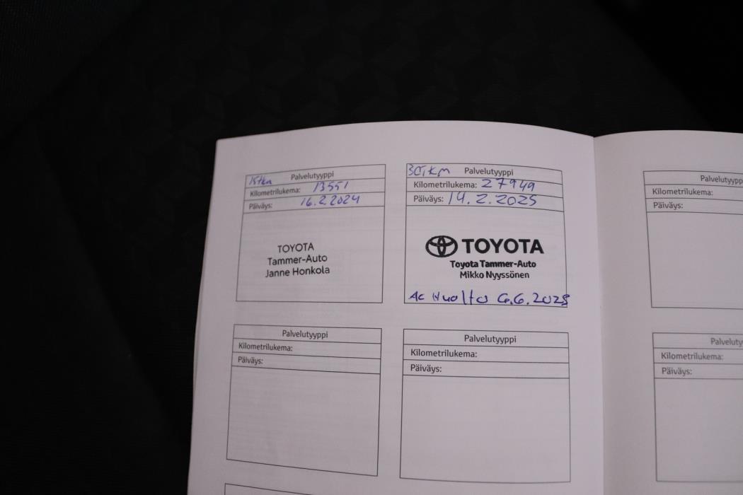 TOYOTA Yaris 2023