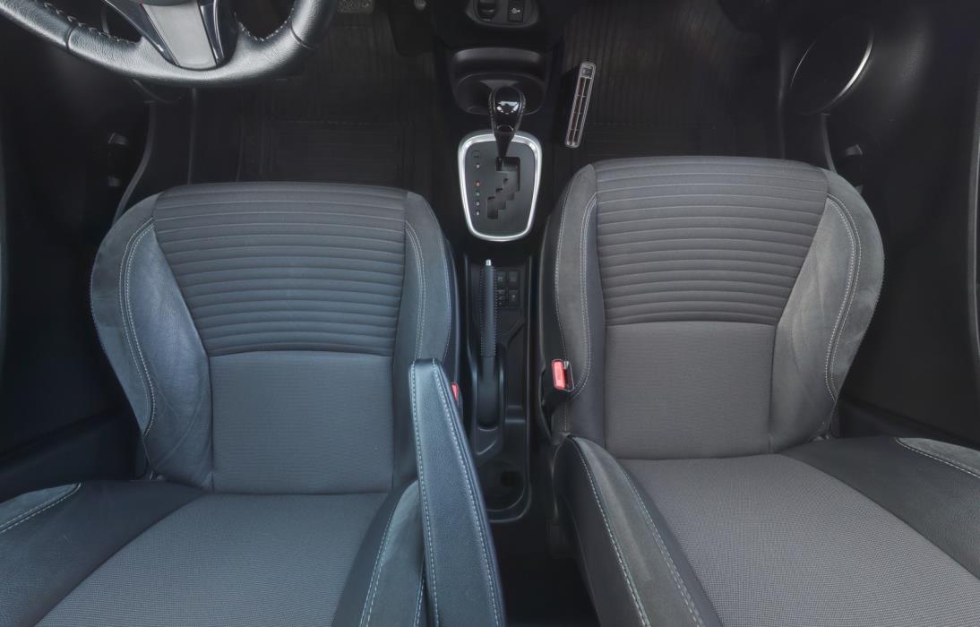 TOYOTA Yaris 2016