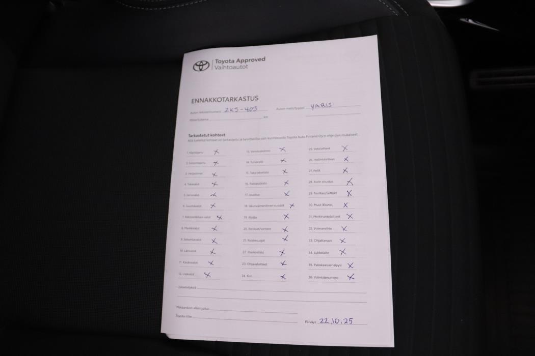 TOYOTA Yaris 2016