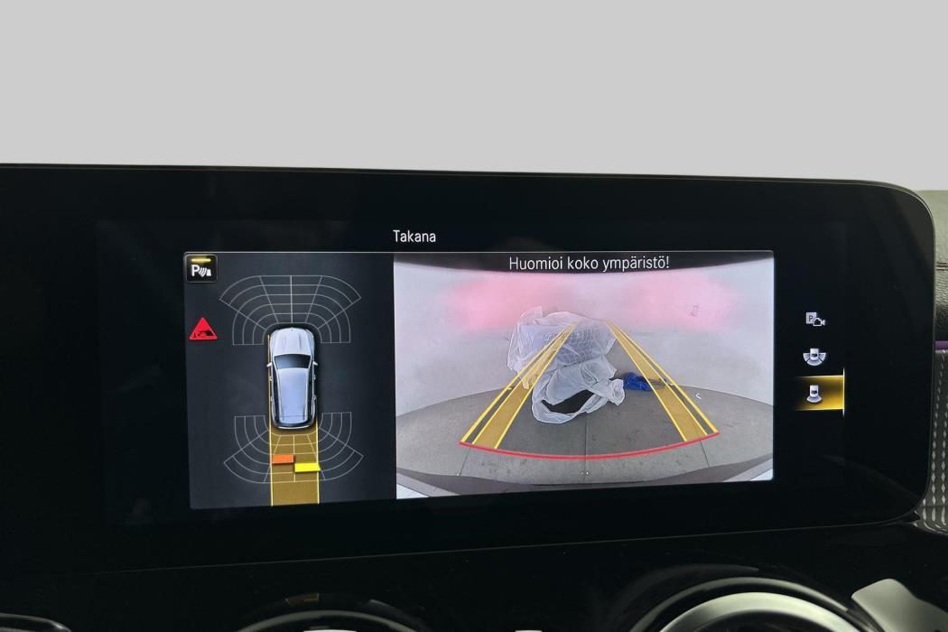 MERCEDES-BENZ EQB 2022