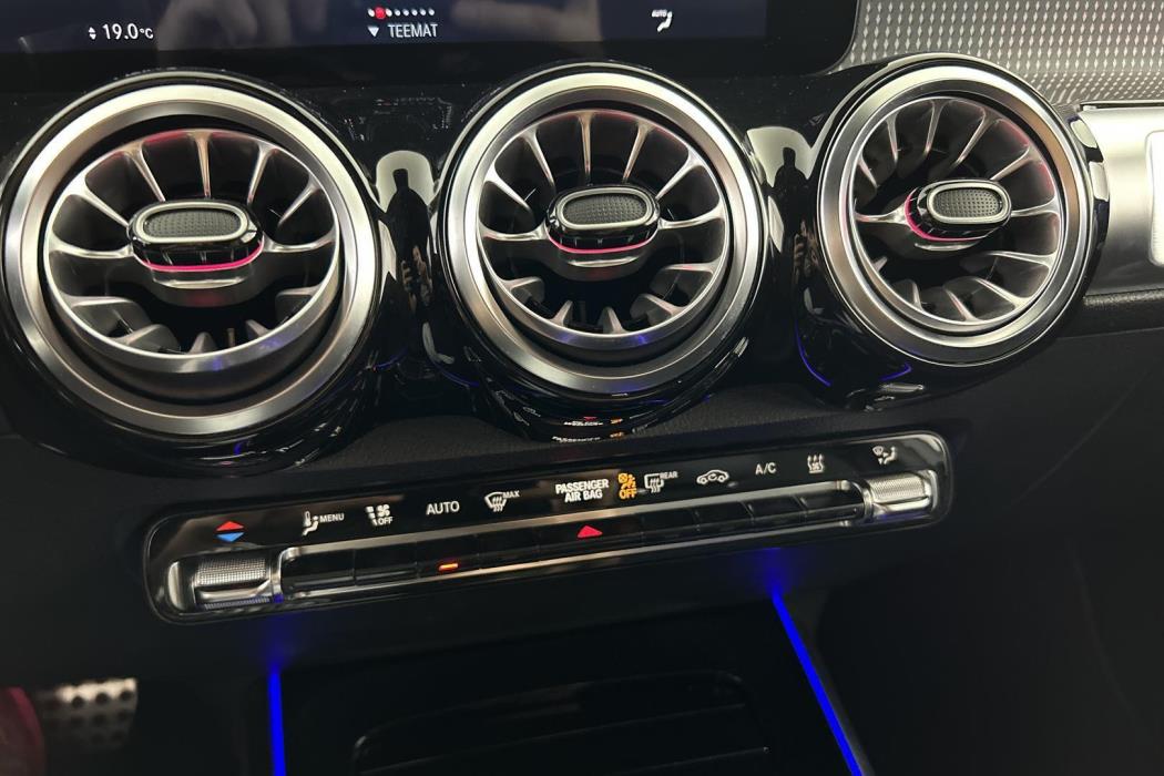 MERCEDES-BENZ EQB 2022