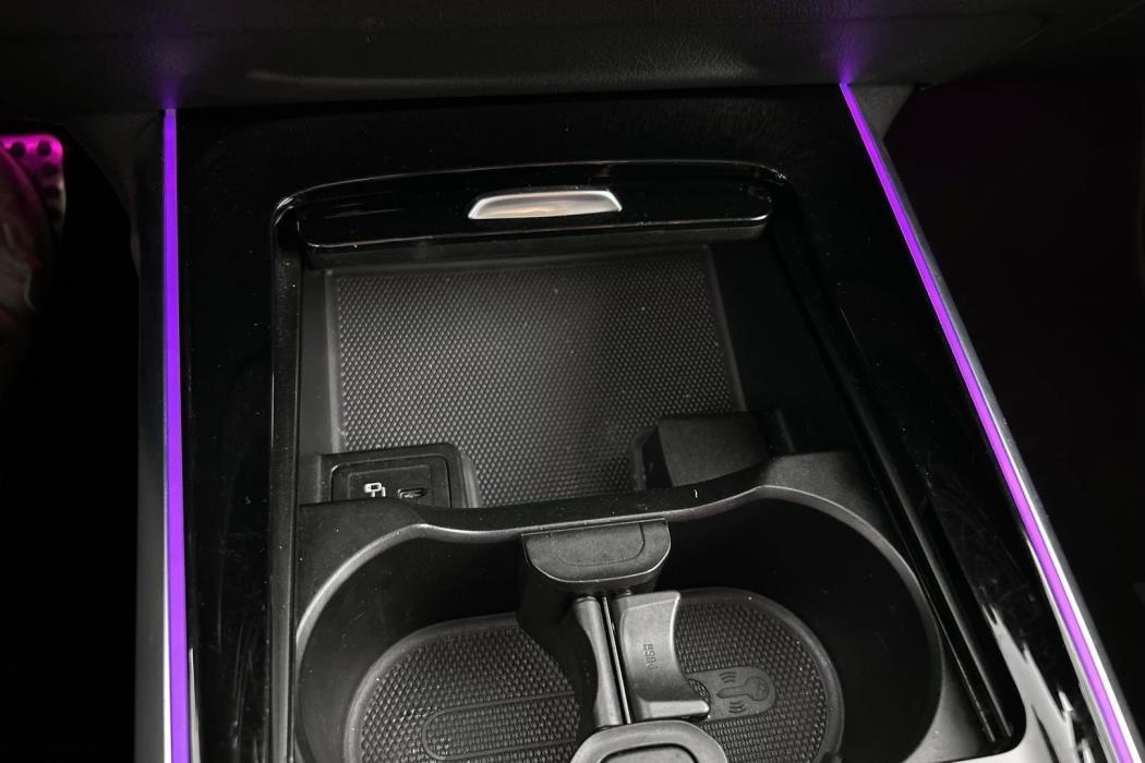 MERCEDES-BENZ EQB 2022
