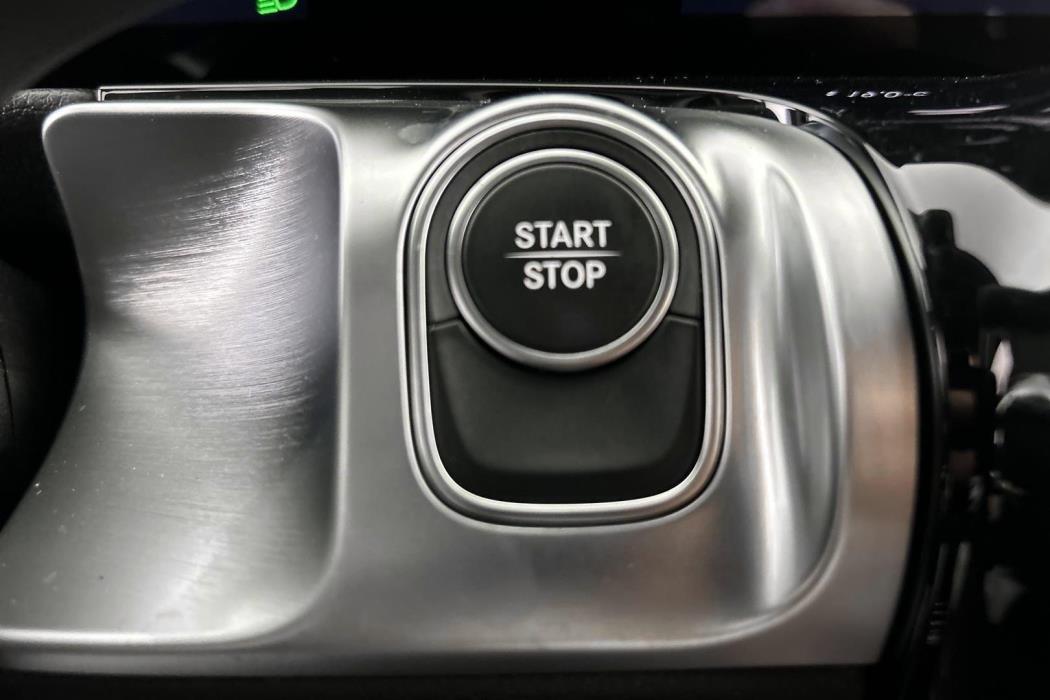 MERCEDES-BENZ EQB 2022