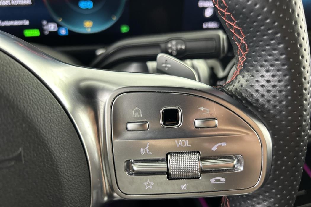 MERCEDES-BENZ EQB 2022