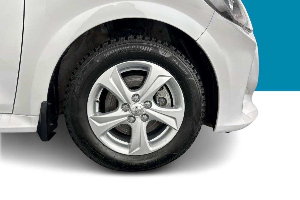 TOYOTA Yaris 2023
