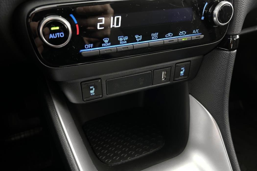 TOYOTA Yaris 2023