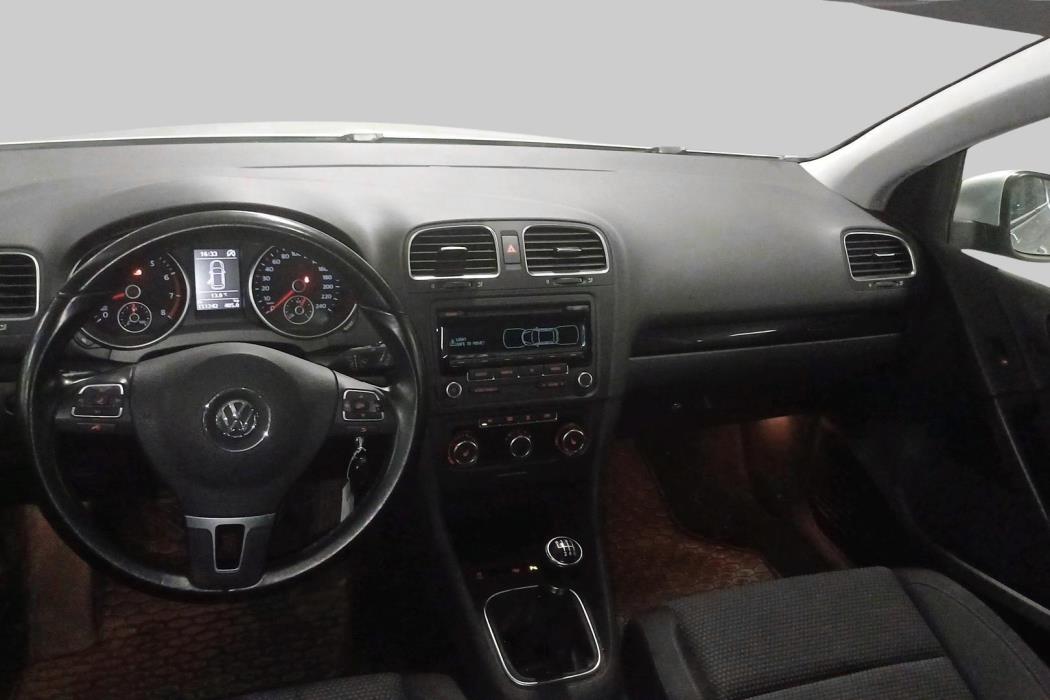 VOLKSWAGEN Golf 2012