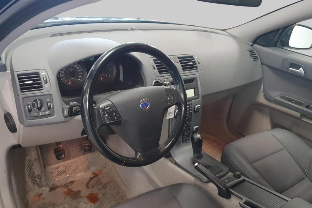 VOLVO V50 2010