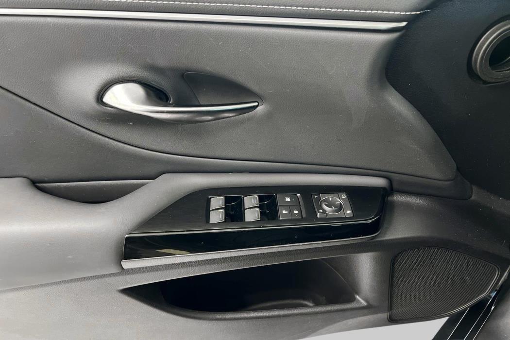 LEXUS ES 2023