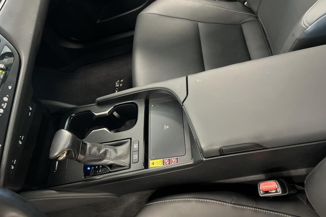 LEXUS ES 2023