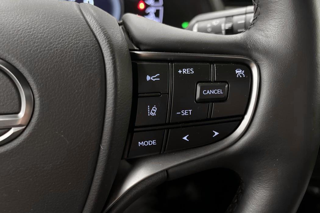 LEXUS UX 2023