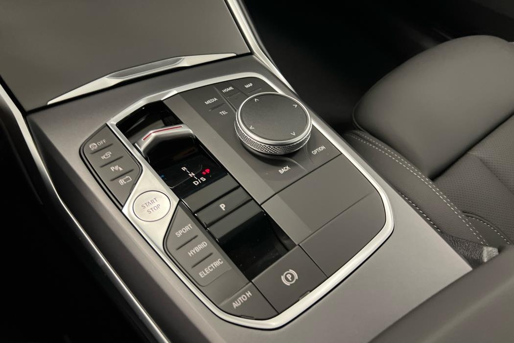 BMW 3-sarja 2025