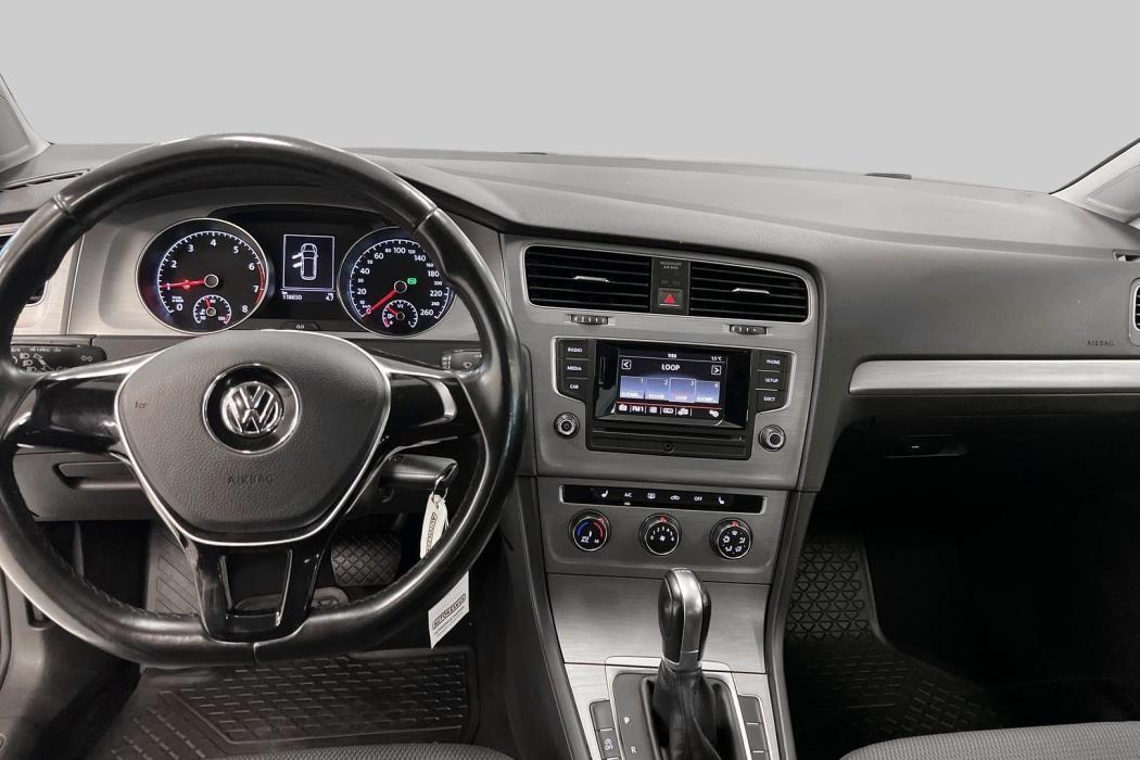 VOLKSWAGEN Golf 2015