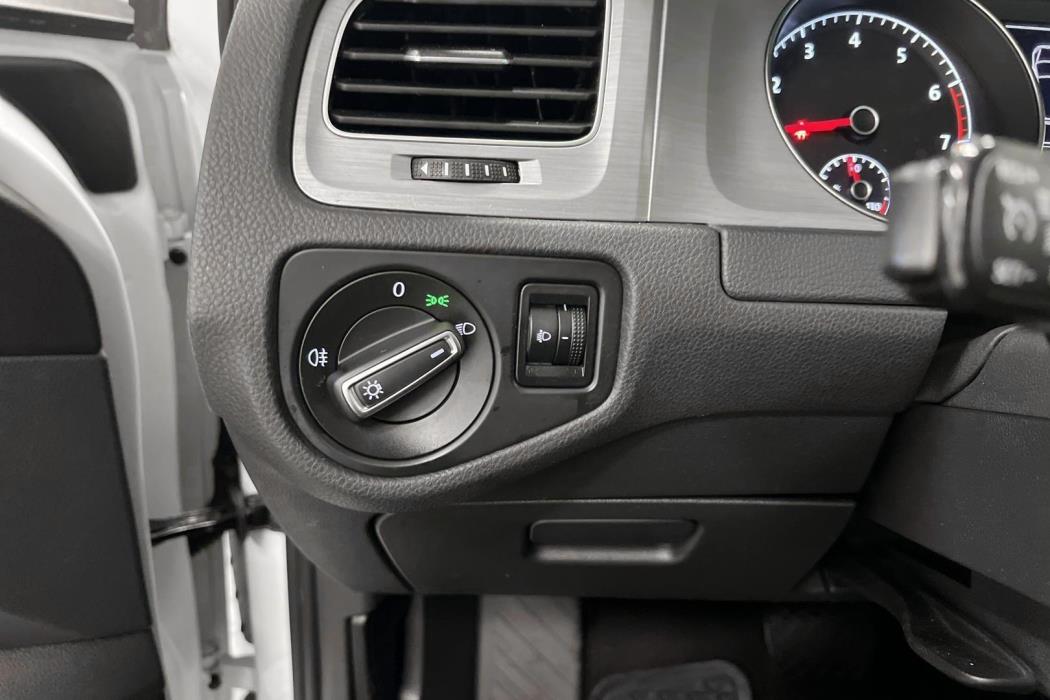 VOLKSWAGEN Golf 2015