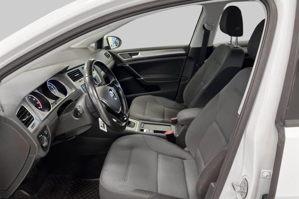 VOLKSWAGEN Golf 2015