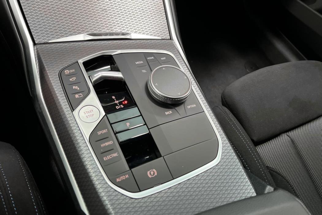 BMW 3-sarja 2025