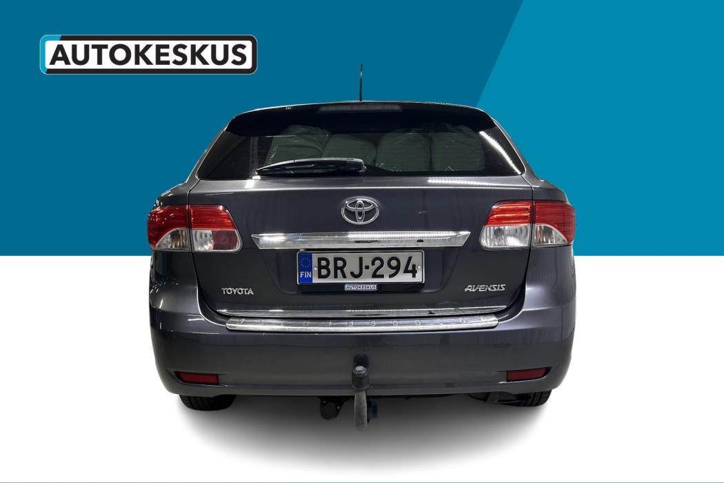 TOYOTA Avensis 2013