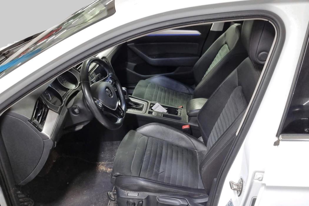 VOLKSWAGEN Passat 2016