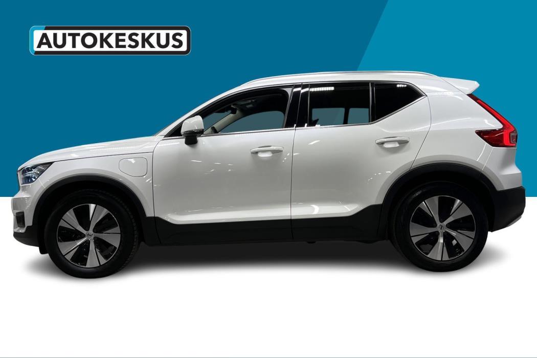 VOLVO XC40 2021