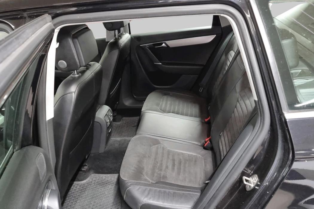 VOLKSWAGEN Passat 2013
