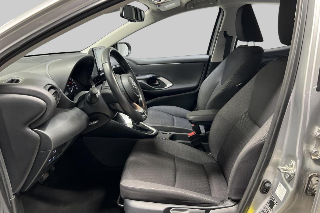 TOYOTA Yaris 2024