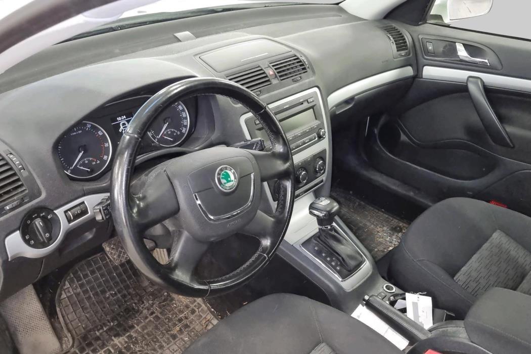 SKODA Octavia 2012