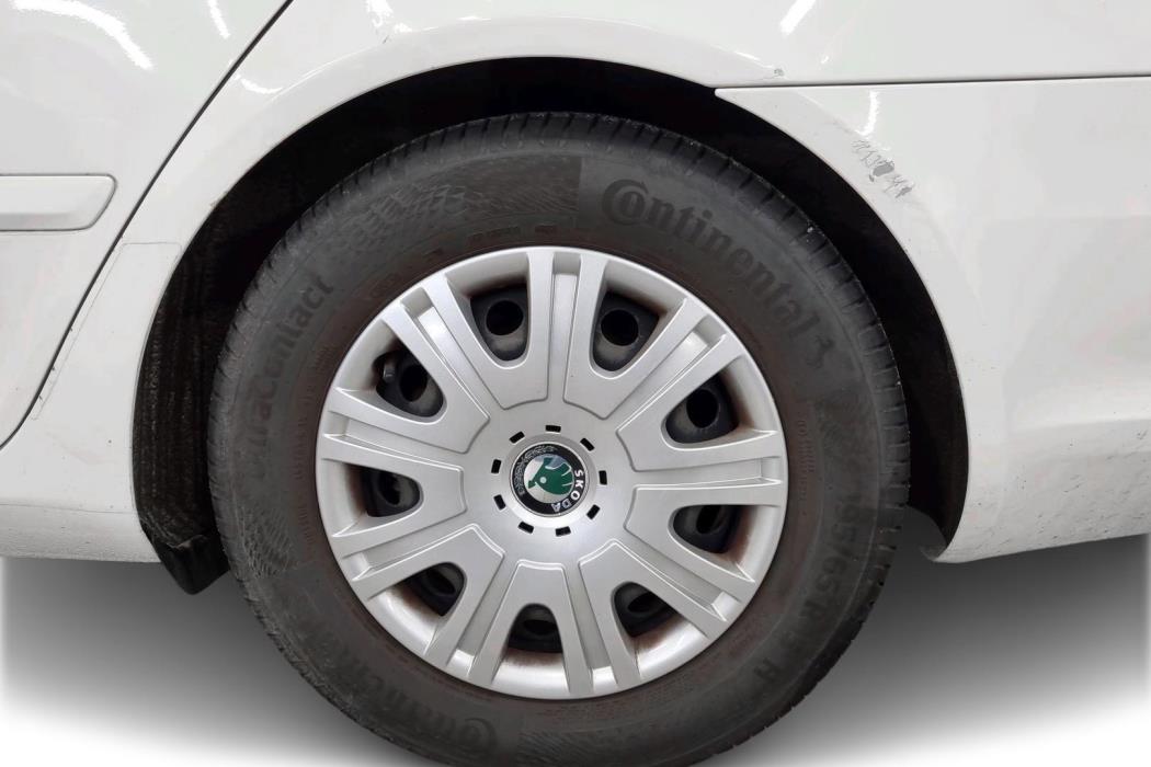 SKODA Octavia 2012