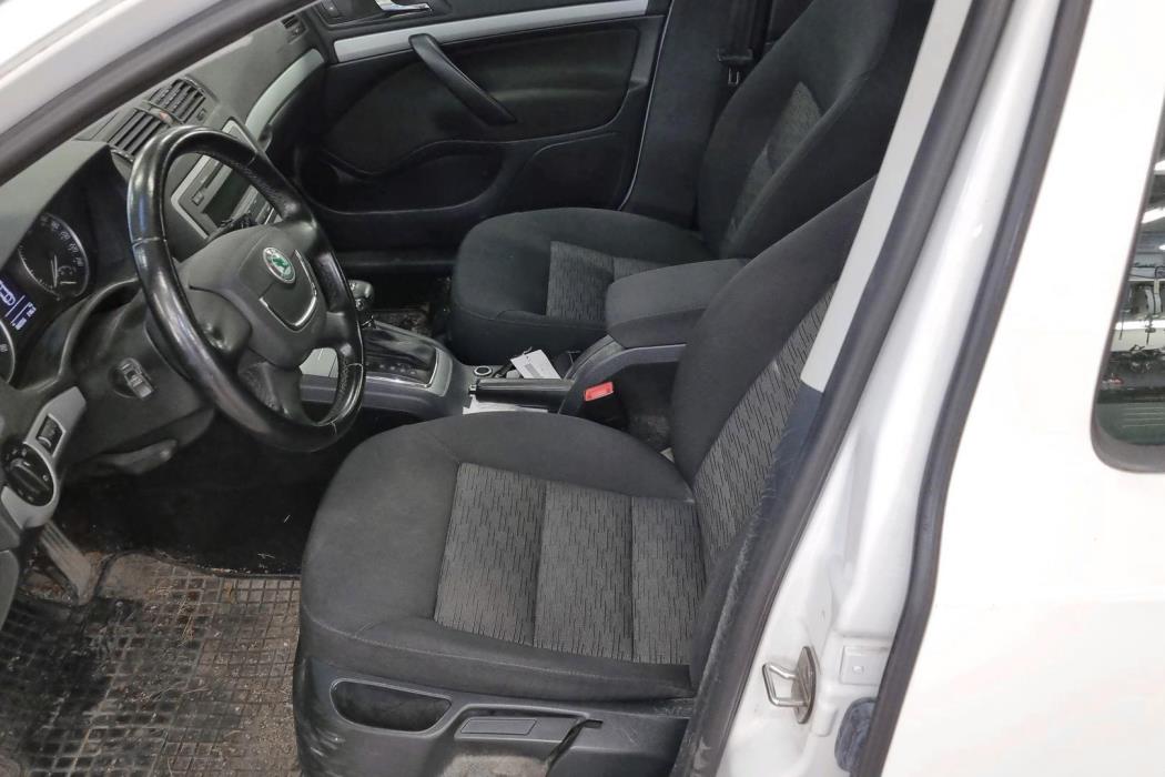 SKODA Octavia 2012