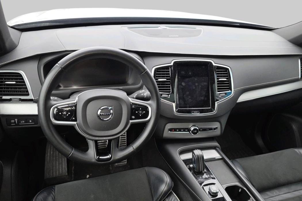 VOLVO XC90 2021