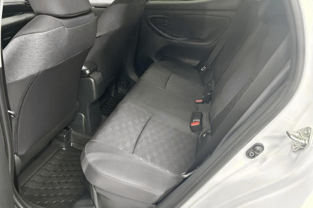 TOYOTA Yaris 2025