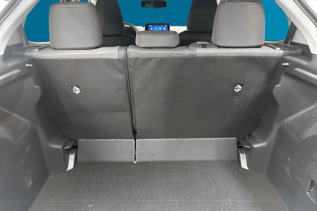 TOYOTA Yaris 2025