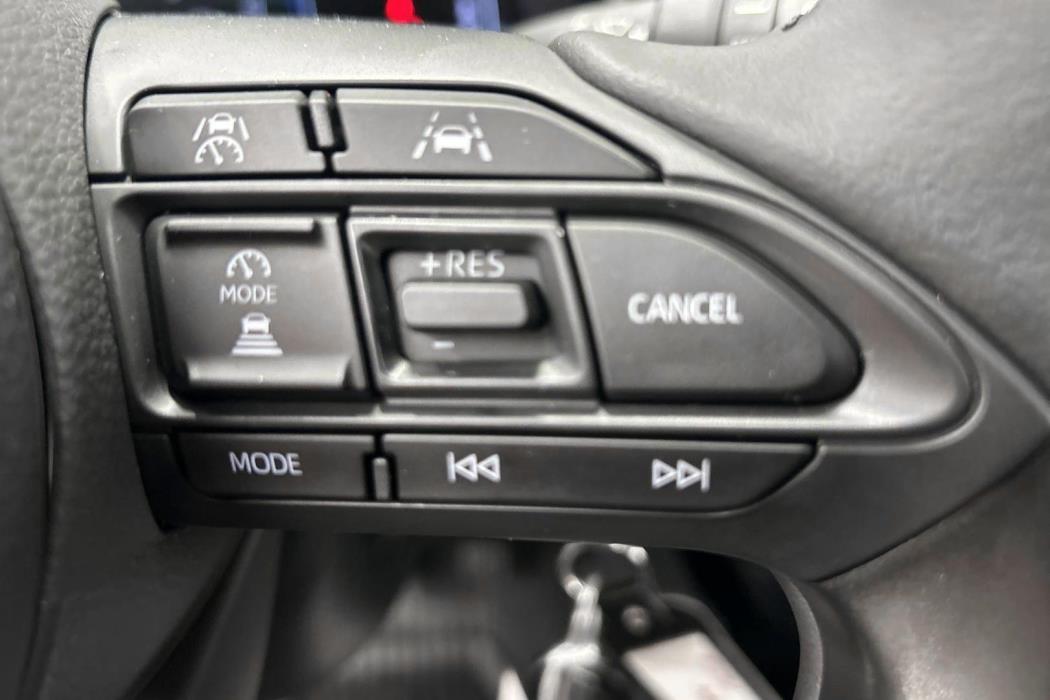 TOYOTA Yaris 2025