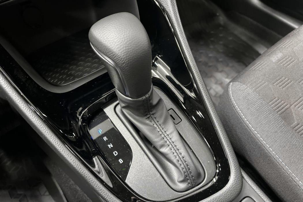 TOYOTA Yaris 2025