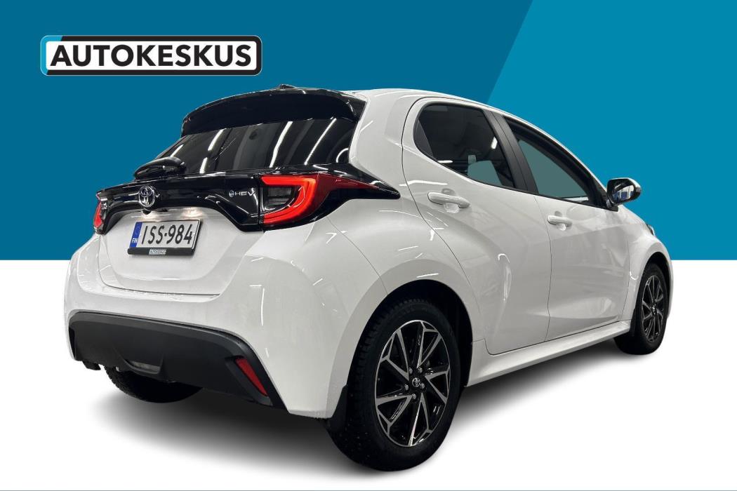 TOYOTA Yaris 2025