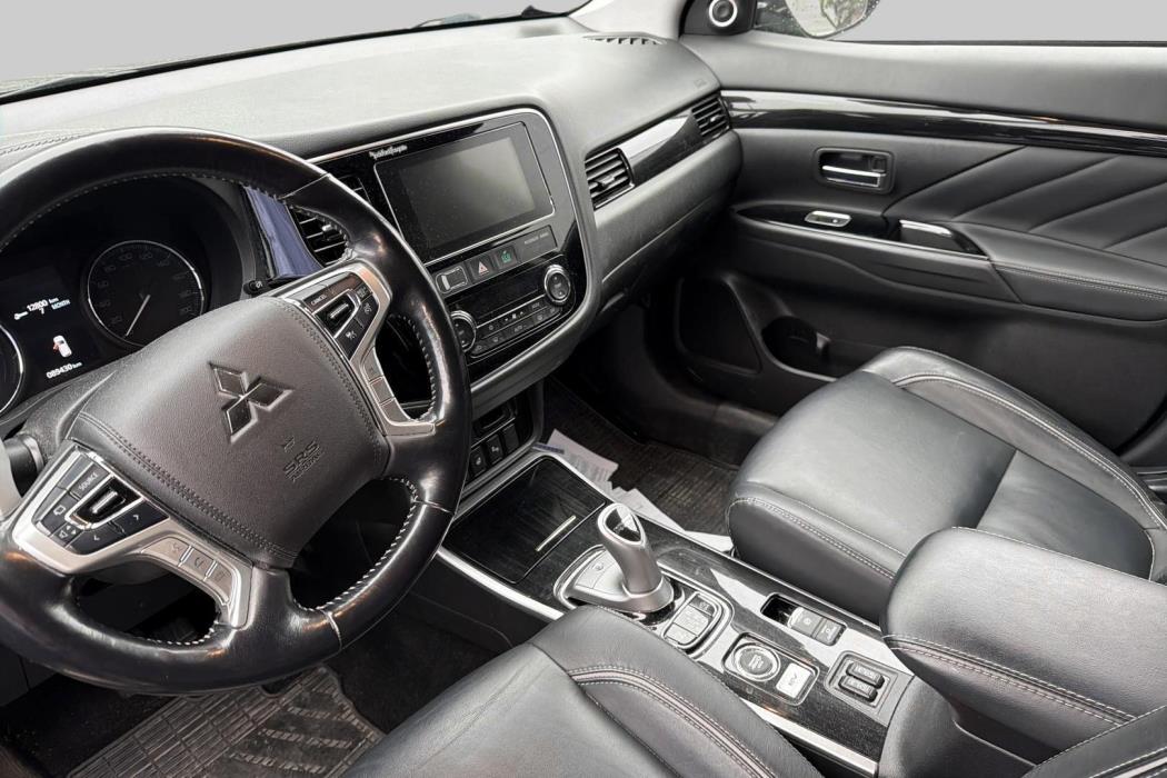 MITSUBISHI Outlander PHEV 2018