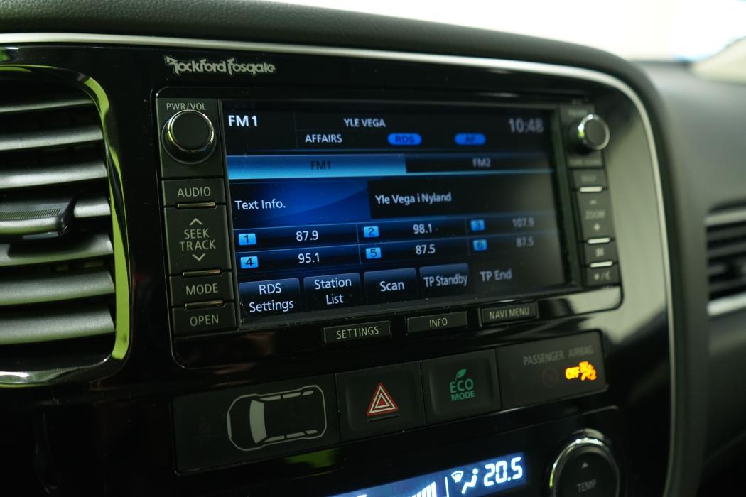 Mitsubishi Outlander PHEV 2015