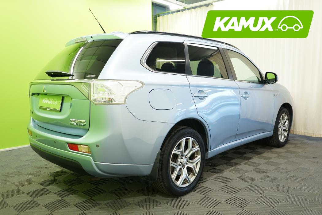 Mitsubishi Outlander PHEV 2015
