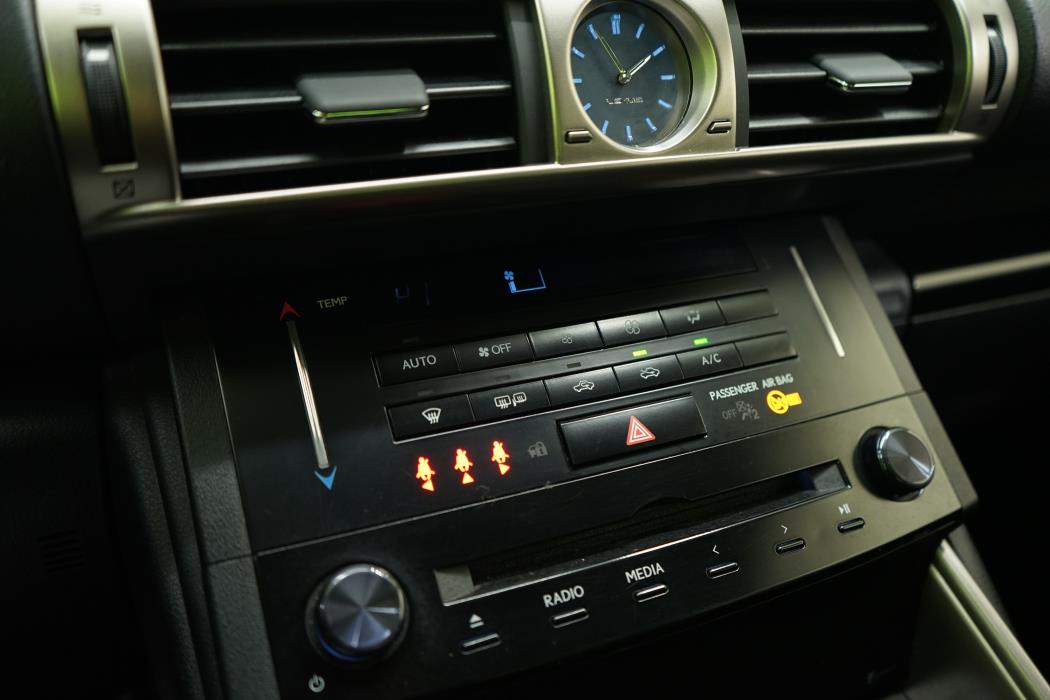 Lexus IS 2013